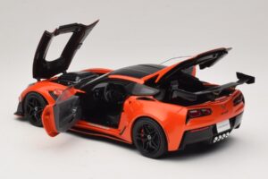 Chevrolet Corvette C7 ZR1 Červený IXO 1:18 U18RDC001-FO Kov – obrázok 5 z 8