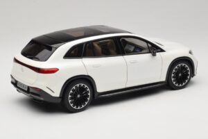 Mercedes EQS SUV X296 Manufaktur Diamond White NZG 1:18 B66960590 Kov – obrázok 3 z 8