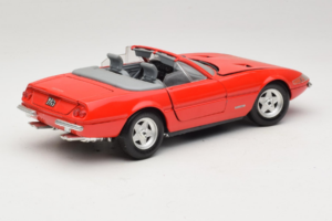 Ferrari 365 GTS/4 Spider Červený Techno Giodi 1:18 40028-P1 Kov – obrázok 3 z 8