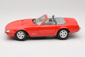 Ferrari 365 GTS/4 Spider Červený Techno Giodi 1:18 40028-P1 Kov – obrázok 4 z 8