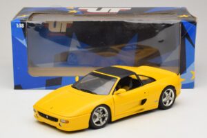 Ferrari F355 Spider Žltý s Čiernou Strechou UT Models 1:18 180074030-P4 Kov – obrázok 8 z 8
