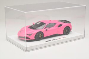 Ferrari SF90 Pack Fiorano Lesklý Qatar Pink BBR 1:18 RACELINE137 Živica – obrázok 6 z 7