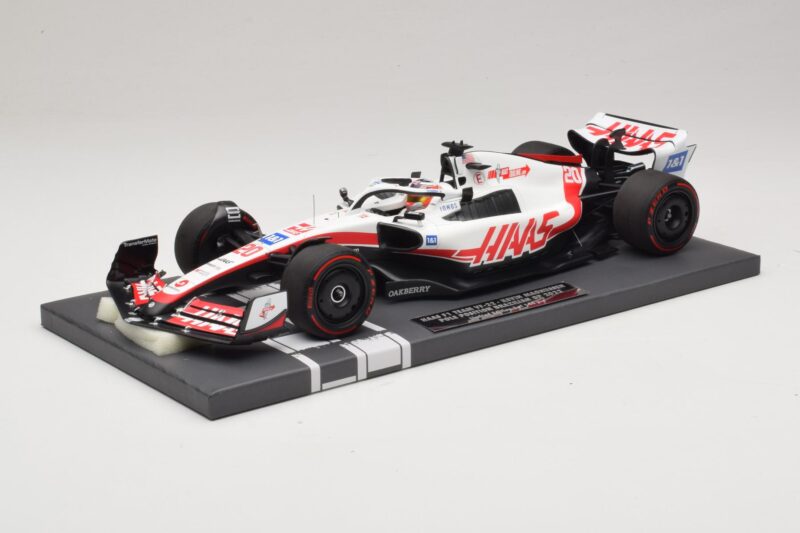 Haas VF-22 K. Magnussen Pole Position Brazilian GP 2022 Minichamps 1:18 117222120 Živica