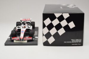 Haas VF-22 K. Magnussen Pole Position Brazilian GP 2022 Minichamps 1:18 117222120 Živica – obrázok 6 z 7