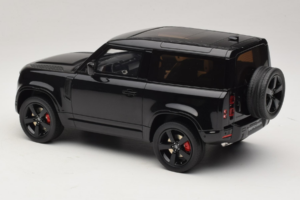 Land Rover Defender 90 L663 P400 X-Dynamic HSE Santorini Black GT Spirit 1:18 GT992 Živica – obrázok 5 z 6