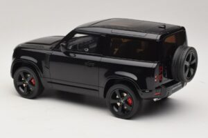 Land Rover Defender 90 L663 P400 X-Dynamic HSE Santorini Black GT Spirit 1:18 GT992 Živica – obrázok 5 z 6