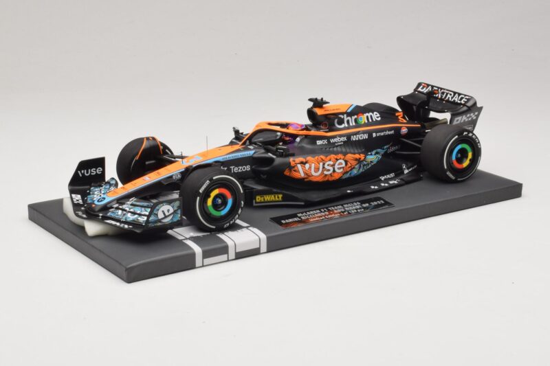 McLaren MCL36 #3 D. Ricciardo Abu Dhabi GP 2022 Minichamps 1:18 537224003 Živica