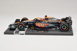 McLaren MCL36 #3 D. Ricciardo Abu Dhabi GP 2022 Minichamps 1:18 537224003 Živica – obrázok 3 z 7