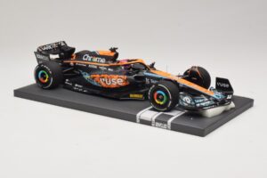 McLaren MCL36 #4 L. Norris Abu Dhabi GP 2022 Minichamps 1:18 537224004 Živica – obrázok 4 z 7