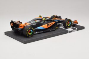 McLaren MCL60 #4 L. Norris 2nd Place Hungarian GP 2023 Minichamps 1:18 537233004 Živica – obrázok 2 z 7