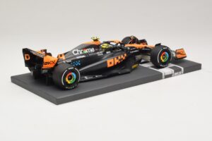 McLaren MCL60 #4 L. Norris 2nd Place Japanese GP 2023 Minichamps 1:18 537233504 Živica – obrázok 2 z 7