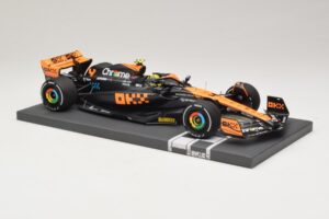 McLaren MCL60 #4 L. Norris 2nd Place Japanese GP 2023 Minichamps 1:18 537233504 Živica – obrázok 4 z 7