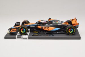 McLaren MCL60 #81 O. Piastri Hungarian GP 2023 Minichamps 1:18 537233081 Živica – obrázok 3 z 7