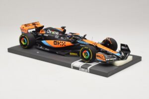 McLaren MCL60 #81 O. Piastri Hungarian GP 2023 Minichamps 1:18 537233081 Živica – obrázok 4 z 7