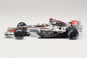 McLaren MP4/21 #3 K. Raikkonen 2006 Minichamps 1:18 530061803 Živica – obrázok 3 z 7