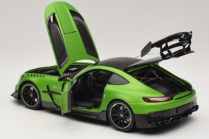 Mercedes AMG GT Black Series C190 Matt Green Metallic Minichamps 1:18 110032022 Kov – obrázok 5 z 8