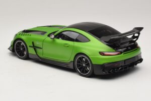Mercedes AMG GT Black Series C190 Matt Green Metallic Minichamps 1:18 110032022 Kov – obrázok 7 z 8