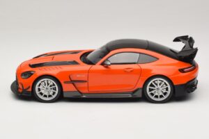 Mercedes AMG GT Black Series C190 Oranžový so Striebornými Ráfikmi Minichamps 1:18 110032024 Kov – obrázok 4 z 8