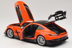 Mercedes AMG GT Black Series C190 Oranžový so Striebornými Ráfikmi Minichamps 1:18 110032024 Kov – obrázok 5 z 8