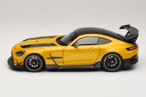 Mercedes AMG GT Black Series C190 Solarbeam Yellow Metallic Minichamps 1:18 110032021 Kov – obrázok 4 z 8
