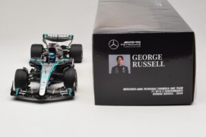Mercedes AMG Petronas W15 E Performance G. Russell 2024 Minichamps 1:18 110240163 Živica – obrázok 6 z 7