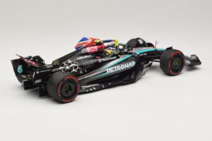 Mercedes AMG Petronas W15 E Performance L. Hamilton Winner British GP 2024 Minichamps 1:18 110241244 Živica – obrázok 2 z 7