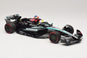 Mercedes AMG Petronas W15 E Performance L. Hamilton Winner British GP 2024 Minichamps 1:18 110241244 Živica – obrázok 4 z 7