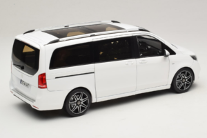Mercedes V-Class W447 AMG Line Biely Norev 1:18 183876 Kov – obrázok 3 z 8