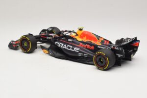 Oracle Red Bull Racing RB19 S. Perez Abu Dhabi GP 2023 Minichamps 1:18 110232311 Živica – obrázok 5 z 7