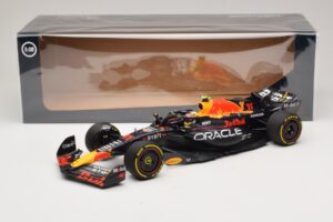 Oracle Red Bull Racing RB19 S. Perez Abu Dhabi GP 2023 Minichamps 1:18 110232311 Živica – obrázok 7 z 7