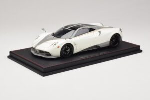 Pagani Huayra Luminous Green AB 1:18 REMC041 Živica – obrázok 2 z 7