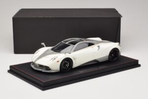 Pagani Huayra Luminous Green AB 1:18 REMC041 Živica – obrázok 7 z 7