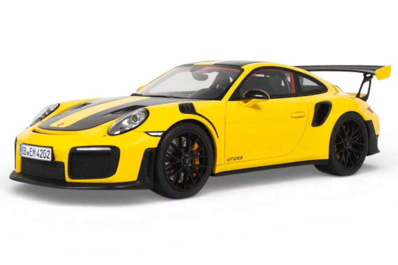 Porsche 911 GT2 RS 991.2 Nurburgring Lap Record Žltý GT Spirit 1:18 GT972 Živica