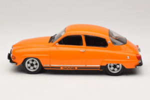 Saab 96 V4 Oranžový MCG 1:18 MCG18654 Kov – obrázok 3 z 6