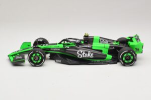 Stake Kick Sauber C44 G. Zhou Emilia Romagna GP 2024 Minichamps 1:18 117240124 Živica – obrázok 3 z 7
