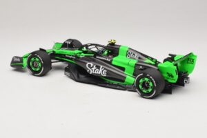 Stake Kick Sauber C44 G. Zhou Emilia Romagna GP 2024 Minichamps 1:18 117240124 Živica – obrázok 5 z 7