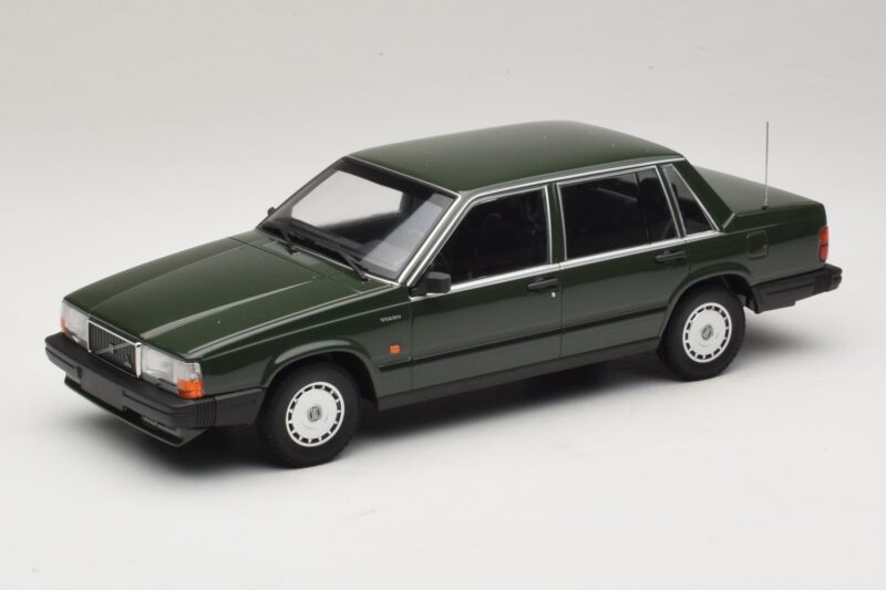 Volvo 740 GL Tmavo Zelený Minichamps 1:18 155171702 Kov