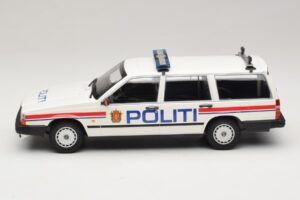Volvo 740 GL Kombi Politi Norway Minichamps 1:18 155171796 Kov – obrázok 3 z 6