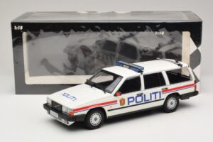 Volvo 740 GL Kombi Politi Norway Minichamps 1:18 155171796 Kov – obrázok 6 z 6