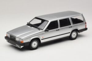 Volvo 740 GL Kombi Strieborný Minichamps 1:18 155171770 Kov