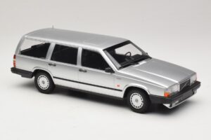 Volvo 740 GL Kombi Strieborný Minichamps 1:18 155171770 Kov – obrázok 4 z 6