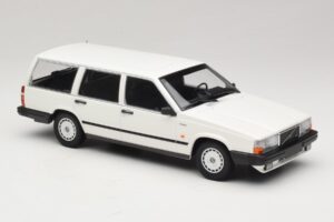 Volvo 740 GL Kombi Biely Minichamps 1:18 155171772 Kov – obrázok 4 z 6