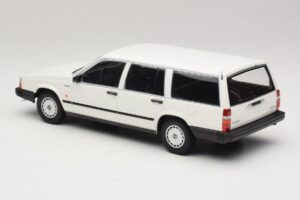 Volvo 740 GL Kombi Biely Minichamps 1:18 155171772 Kov – obrázok 5 z 6