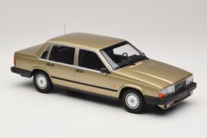 Volvo 740 GL Zlatý Minichamps 1:18 155171700 Kov – obrázok 4 z 6