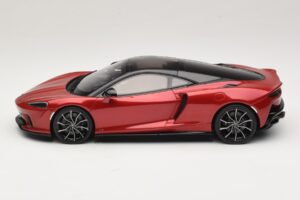 McLaren GTS Červený GT Spirit 1:18 GT971 Živica – obrázok 3 z 6