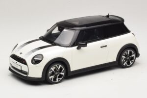 Mini Cooper S F66 Nanuq White Metallic Otto 1:18 Mini Cooper S F66 Nanuq White Metallic Otto 1:18 OT1245 Živica