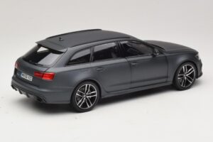 Audi RS6 C7 Avant Daytona Grey Minichamps 1:18 5011216225 Kov – obrázok 2 z 8