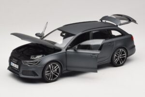 Audi RS6 C7 Avant Daytona Grey Minichamps 1:18 5011216225 Kov – obrázok 3 z 8