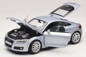 Audi TT 8N Silverblue Metallic Minichamps 1:18 100015020 Kov – obrázok 2 z 8