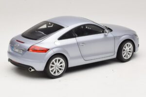 Audi TT 8N Silverblue Metallic Minichamps 1:18 100015020 Kov – obrázok 3 z 8